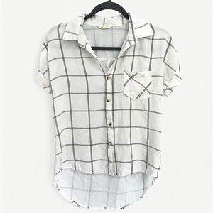 Sim & Sam Classic White and Black Button Down Shirt